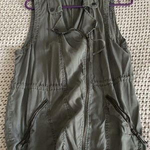 American Eagle olive green cargo vest